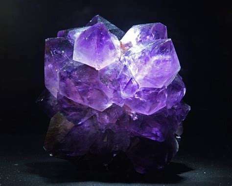 紫水晶屬 14劃名字